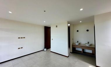 CASA EN VENTA PRIVADA 4 RECÁMRAS, TEMOZON NORTE; MÉRIDA