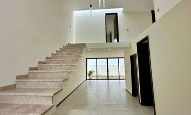 CASA EN VENTA PRIVADA 4 RECÁMRAS, TEMOZON NORTE; MÉRIDA