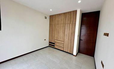 CASA EN VENTA PRIVADA 4 RECÁMRAS, TEMOZON NORTE; MÉRIDA