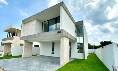 CASA EN VENTA EQUIPADA EN TEMOZON NORTE, YUCATÁN