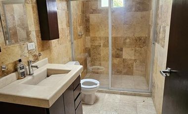 CASA EN RENTA EN LOMAS DE ANGELOPOLIS