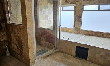 CASA EN RENTA EN LOMAS DE ANGELOPOLIS