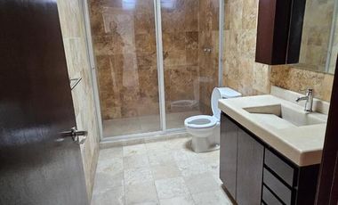 CASA EN RENTA EN LOMAS DE ANGELOPOLIS