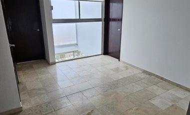 CASA EN RENTA EN LOMAS DE ANGELOPOLIS