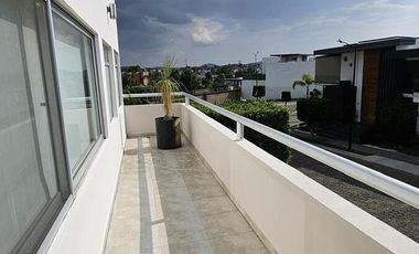 CASA EN RENTA EN LOMAS DE ANGELOPOLIS