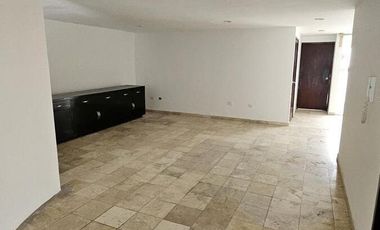 CASA EN RENTA EN LOMAS DE ANGELOPOLIS