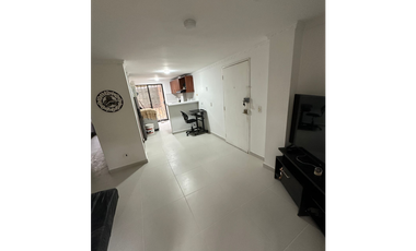 Apartamento primer piso con parqueadero-Almeria-Laureles