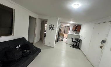 Apartamento primer piso con parqueadero-Almeria-Laureles