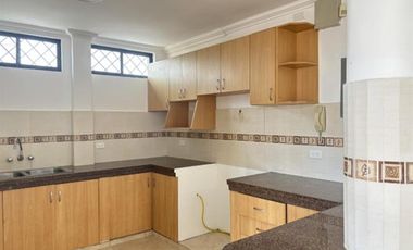 Casa en venta con 2 departamentos renteros en PA – Salinas