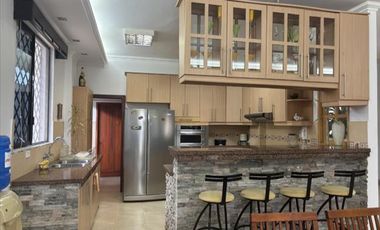 Casa en venta con 2 departamentos renteros en PA – Salinas