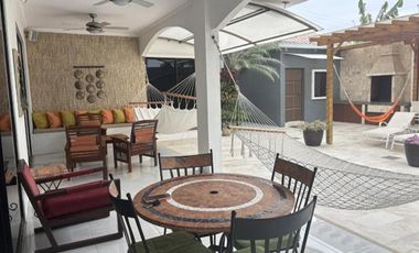 Casa en venta con 2 departamentos renteros en PA – Salinas