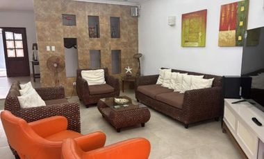 Casa en venta con 2 departamentos renteros en PA – Salinas