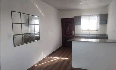 ALQUILO.CASA 2HAB ALTO.BOQUETE