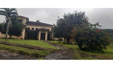 VENDO  CASA DE 1000M2 EN ALTO BOQUETE