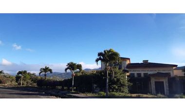 VENDO  CASA DE 1000M2 EN ALTO BOQUETE