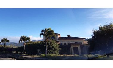 VENDO  CASA DE 1000M2 EN ALTO BOQUETE