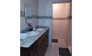 VENDO  CASA DE 1000M2 EN ALTO BOQUETE