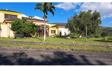 VENDO  CASA DE 1000M2 EN ALTO BOQUETE