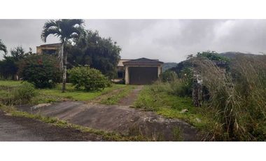 VENDO  CASA DE 1000M2 EN ALTO BOQUETE