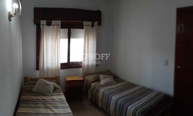 DEPARTAMENTO 2 AMBIENTES CON ENTREPISO (contra frente)