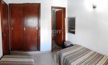 DEPARTAMENTO 2 AMBIENTES CON ENTREPISO (contra frente)