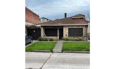VENTA/ CHALET 4 AMBIENTES A RECICLAR / MAR DEL PLATA