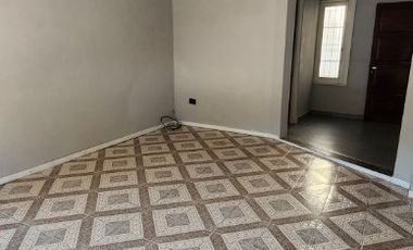 Casa en alquiler en Lanus Oeste