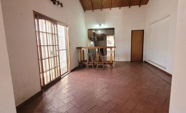 Alquiler Lanús Casa 5 ambientes Jardín Qcho Parri