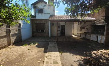 Alquiler Lanús Casa 5 ambientes Jardín Qcho Parri