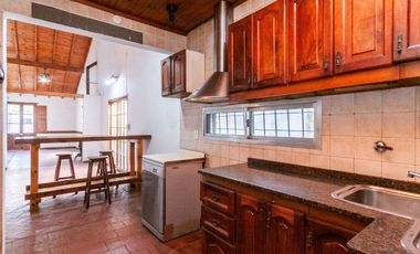 Alquiler Lanús Casa 5 ambientes Jardín Qcho Parri