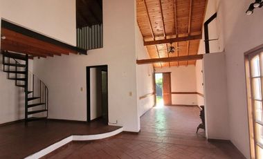 Alquiler Lanús Casa 5 ambientes Jardín Qcho Parri