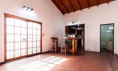 Alquiler Lanús Casa 5 ambientes Jardín Qcho Parri