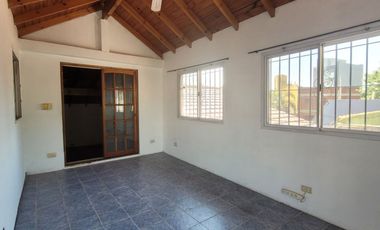 Alquiler Lanús Casa 5 ambientes Jardín Qcho Parri