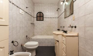 Alquiler Lanús Casa 5 ambientes Jardín Qcho Parri