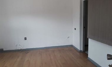 Bodega en Arriendo en Parque Industrial la Reina, ELECTRICIDAD TRIFASICA en 700 mt2 de terreno.