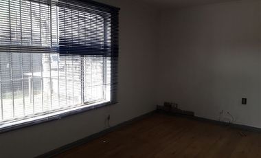 Bodega en Arriendo en Parque Industrial la Reina, ELECTRICIDAD TRIFASICA en 700 mt2 de terreno.