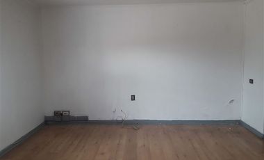 Bodega en Arriendo en Parque Industrial la Reina, ELECTRICIDAD TRIFASICA en 700 mt2 de terreno.