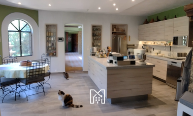 Venta de Estupenda casa en Tepoztlán Morelos, con bungalow