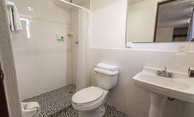 Hotel en venta Zona industrial / comercial en Cuernavaca con banco operando