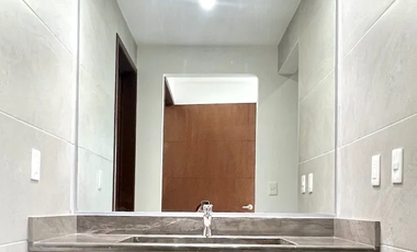 VENTA DE DEPARTAMENTO EN SAN JERONIMO LIDICE CON BALCÓN