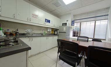 Oficina galeria Opera impecable y muy Lumninosa