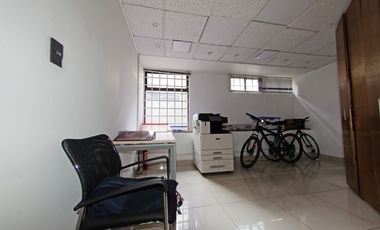 Oficina galeria Opera impecable y muy Lumninosa