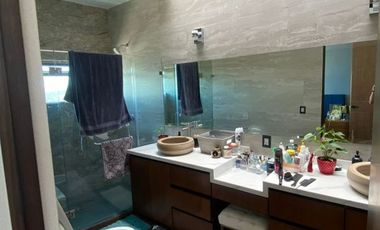 Casa con Alberca en Rio Altozano