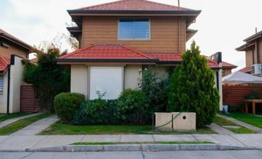 Casa en Venta en Calle 9 Norte N°4405 Talca