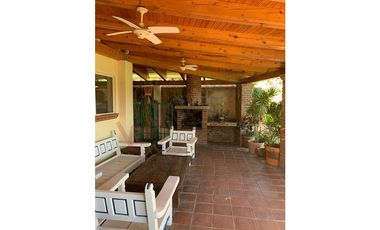 CASA EN VENTA EN RESIDENCIAL GRANJAS TEQUISQUIAPAN CON CABALLERIZAS