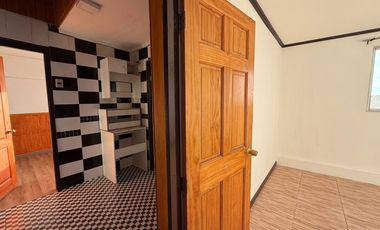 CASA 3D CON ESTACIONAMIENTO EN PARTE ALTA DE VALPARAÍSO