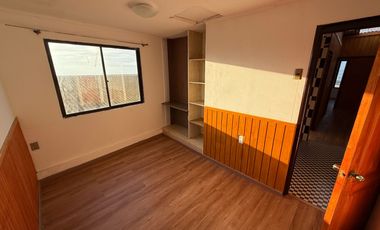 CASA 3D CON ESTACIONAMIENTO EN PARTE ALTA DE VALPARAÍSO