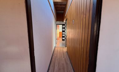 CASA 3D CON ESTACIONAMIENTO EN PARTE ALTA DE VALPARAÍSO