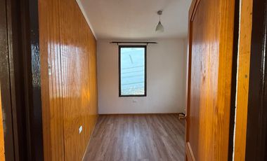 CASA 3D CON ESTACIONAMIENTO EN PARTE ALTA DE VALPARAÍSO