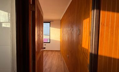 CASA 3D CON ESTACIONAMIENTO EN PARTE ALTA DE VALPARAÍSO